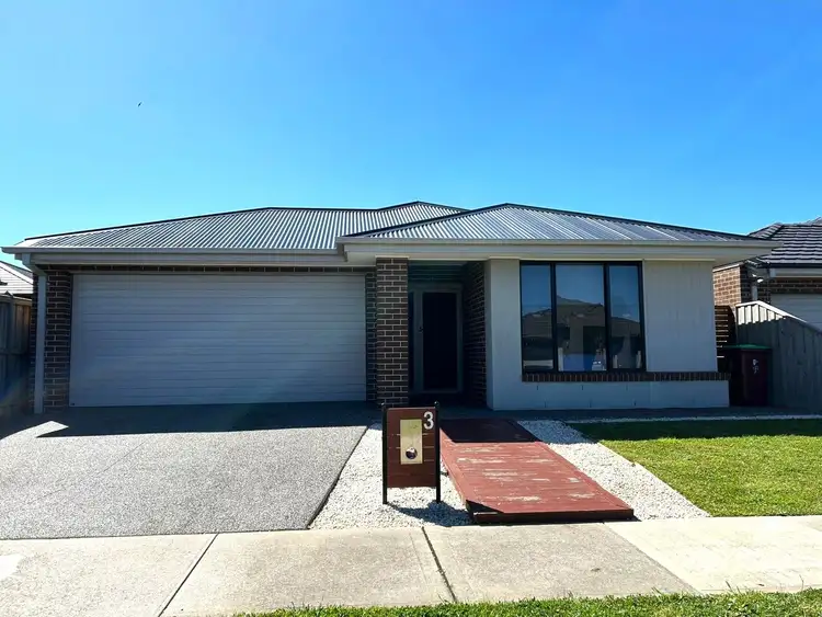 3 Lance Terrace, Cranbourne East VIC 3977