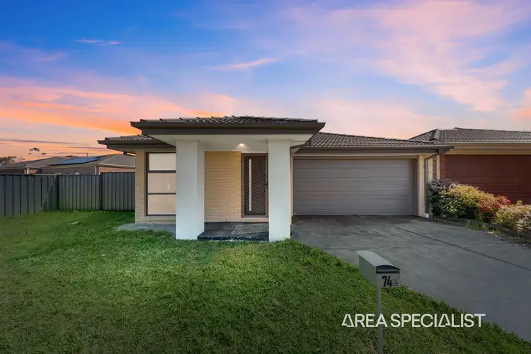 74 Pinnacle Drive, Pakenham VIC 3810