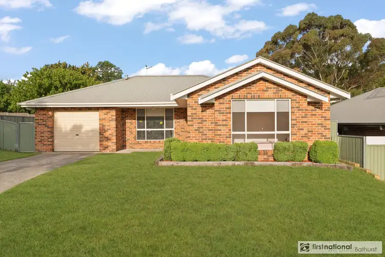 9 Spofforth Place, Bathurst NSW 2795