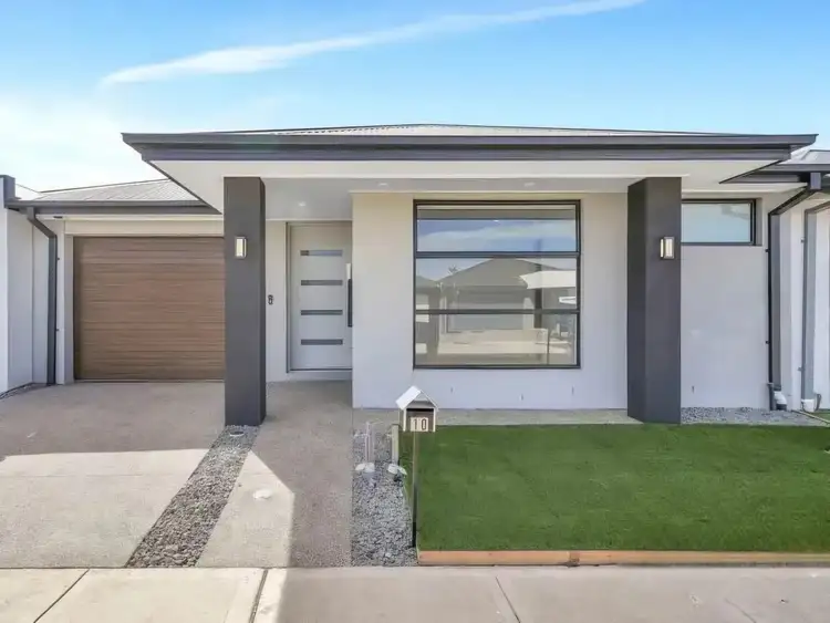 10 Viola Street, Donnybrook VIC 3064