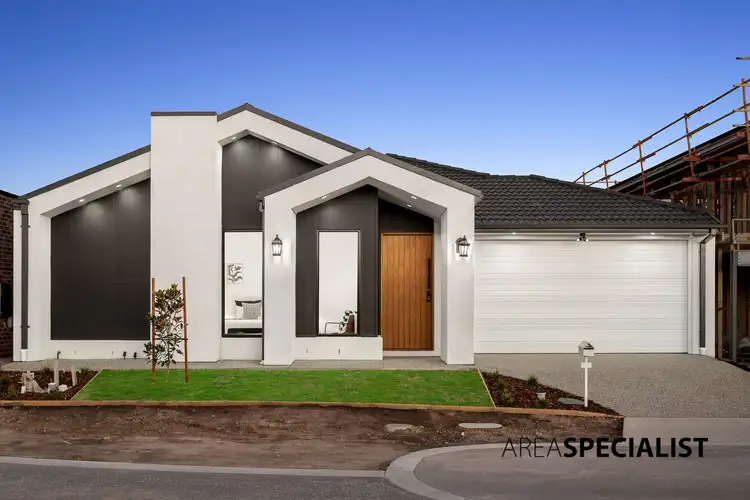 18 Paradise Circuit, Clyde North VIC 3978