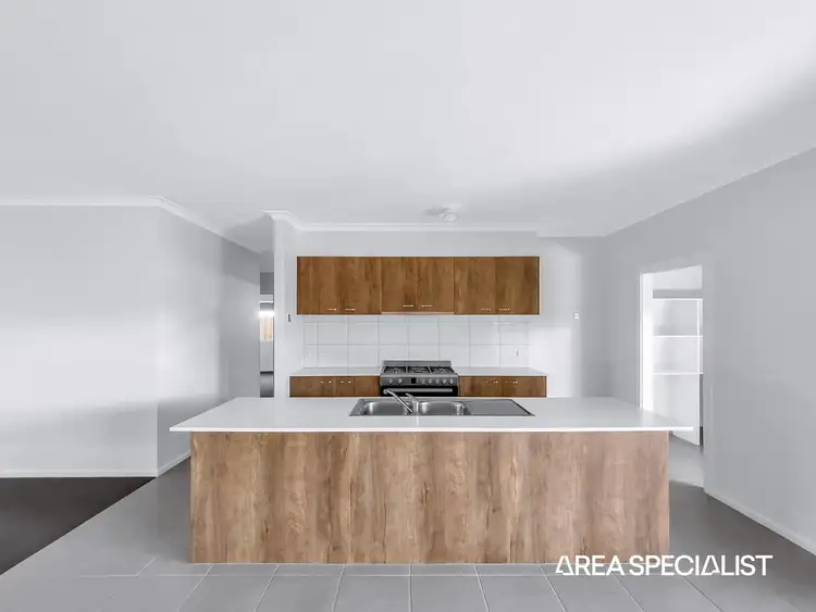 Second view of Homely house listing, 8 Bambury Close, Koo Wee Rup VIC 3981