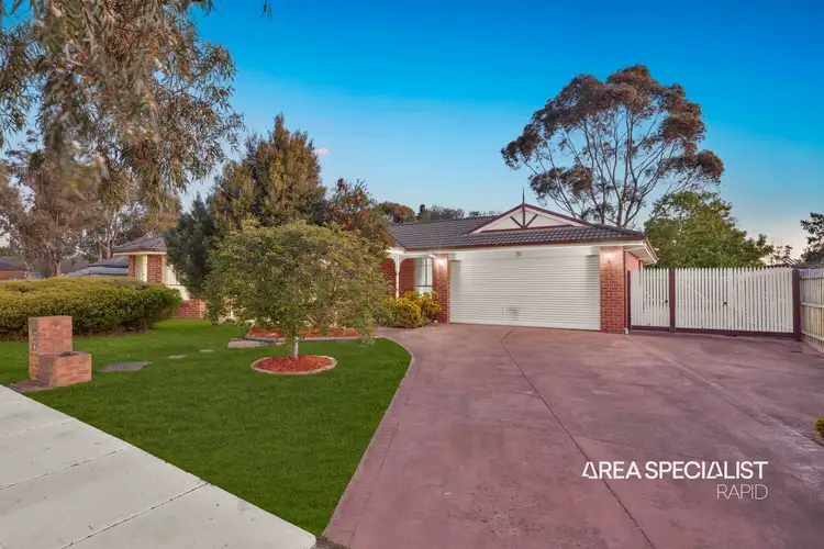 29 Sunningdale Crescent, Cranbourne VIC 3977
