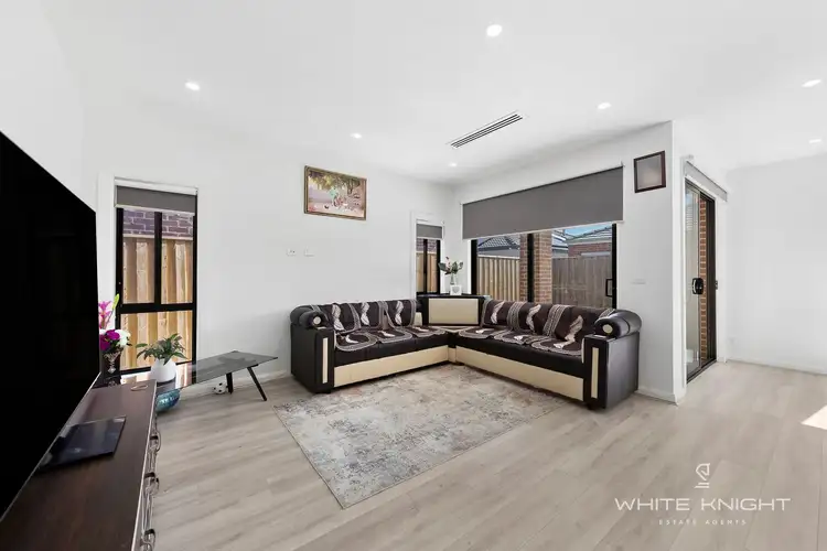 Fifth view of Homely house listing, 2 Emilia Circuit, Fraser Rise VIC 3336