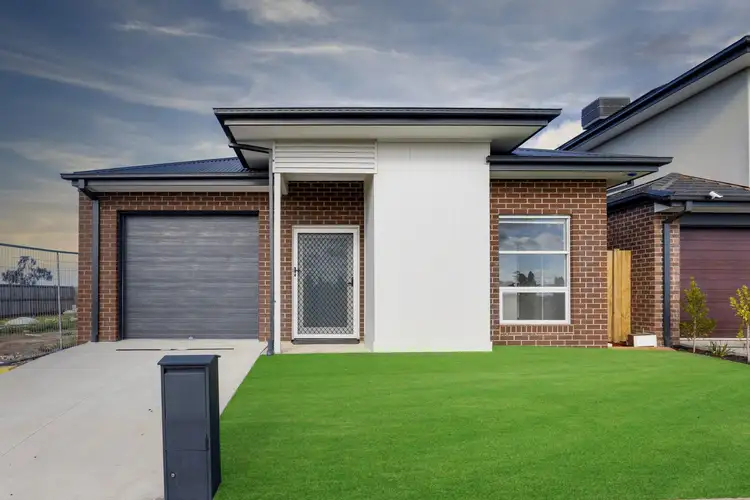 3 McCulloch Street, Melton South VIC 3338