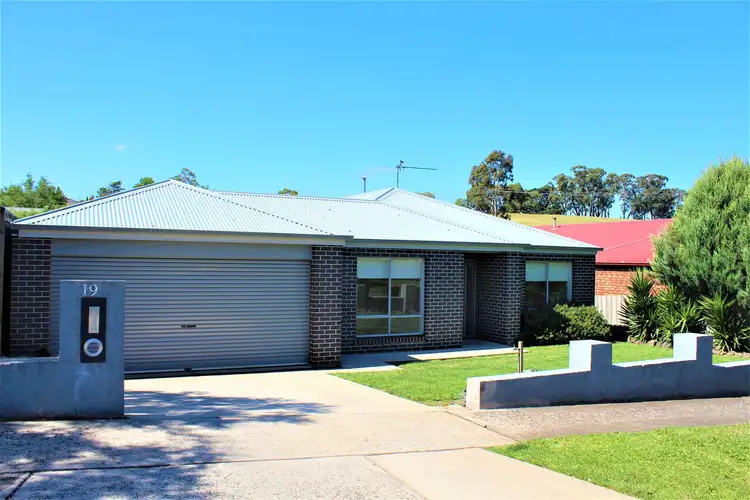 19 Tobruk Street, Warragul VIC 3820