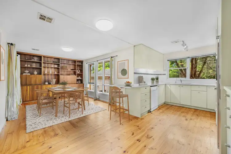 6 Lynch Street, Hughes ACT 2605