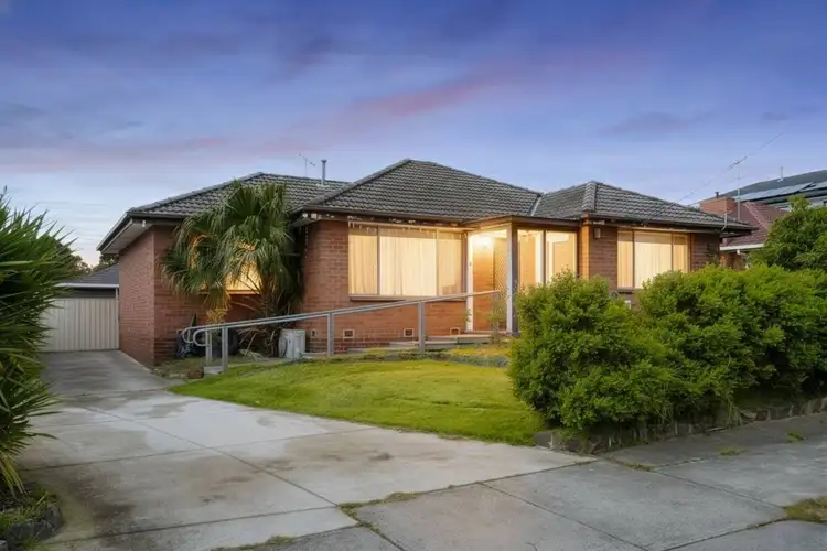 27 Hanleth Avenue, Springvale VIC 3171