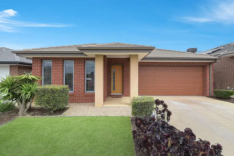 29 Omeara Crescent, Cranbourne East VIC 3977
