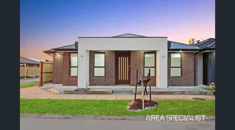 1 Distaff Way, Rockbank VIC 3335