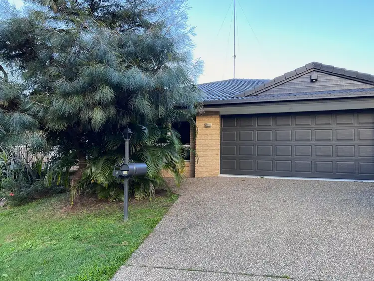 18 Piccadilly Place, Highland Park QLD 4211