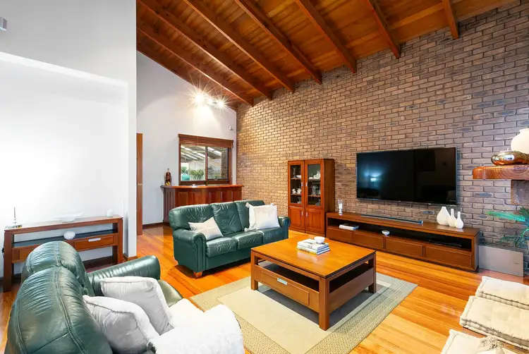 Second view of Homely house listing, 5 Weiskof Drive, Hoppers Crossing VIC 3029