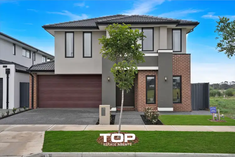 15 Shearjoy Loop, Clyde North VIC 3978