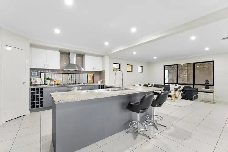 Third view of Homely house listing, 2 Oakland Place, Keysborough VIC 3173