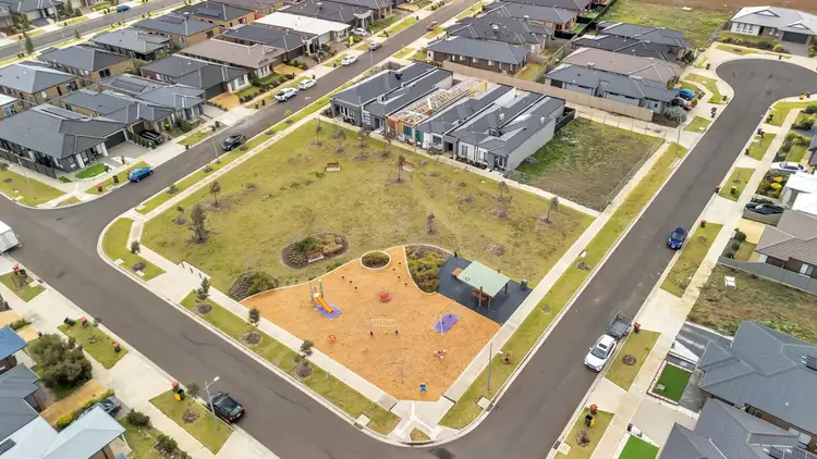 12 Krohn Walk, Wyndham Vale VIC 3024