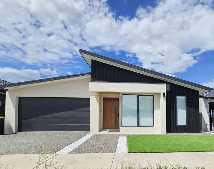 15 Mighty Road, Sunbury VIC 3429