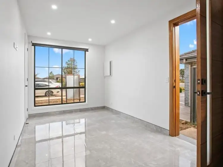 19B Austen Circuit, Oran Park NSW 2570