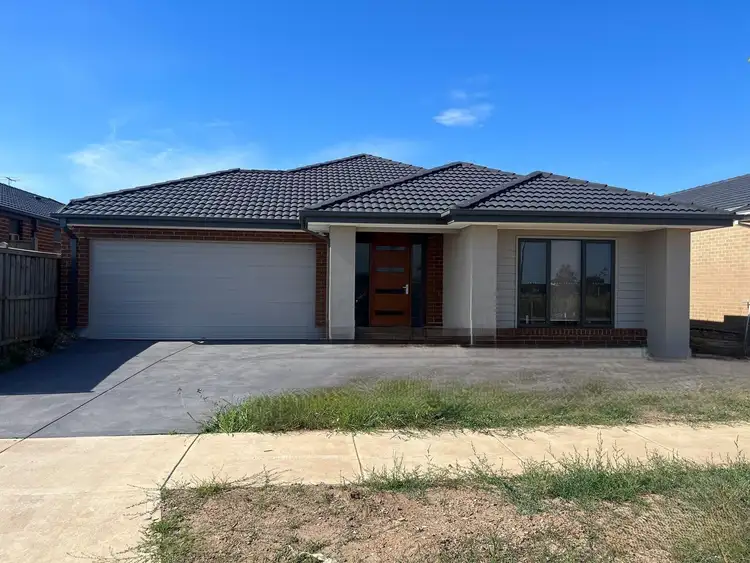 9 Melaan Way, Clyde North VIC 3978