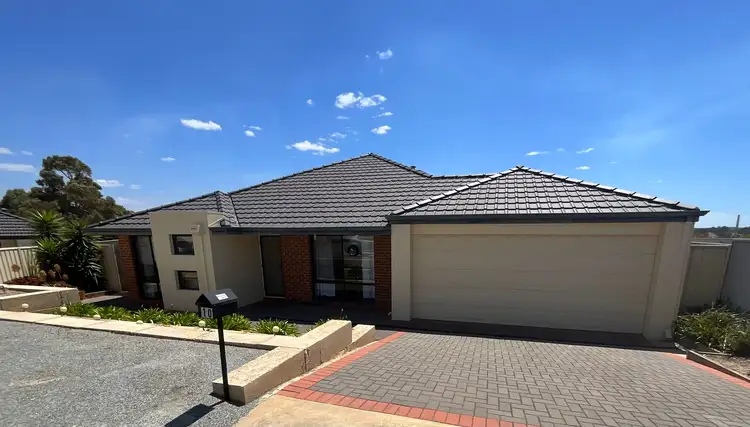 10 SHEOAK COURT