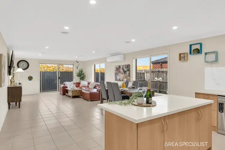 Fifth view of Homely house listing, 47 MELISSA WAY, Pakenham VIC 3810