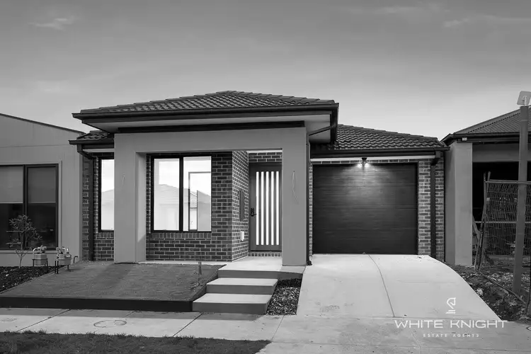 13 International Street