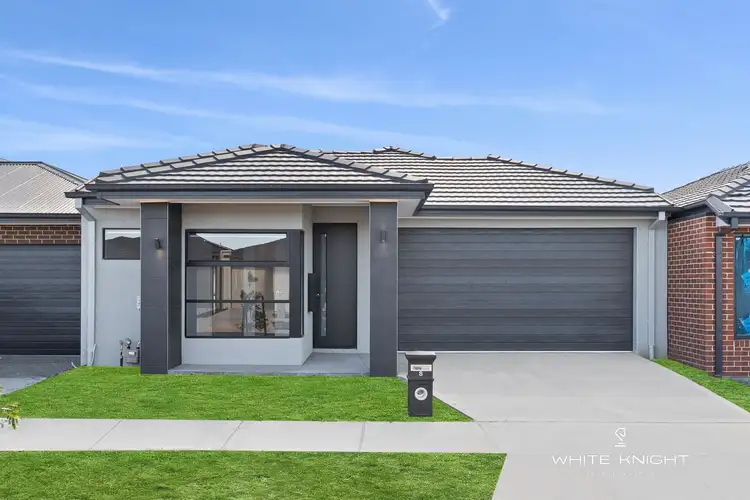 8 Romanesque Drive, Deanside VIC 3336