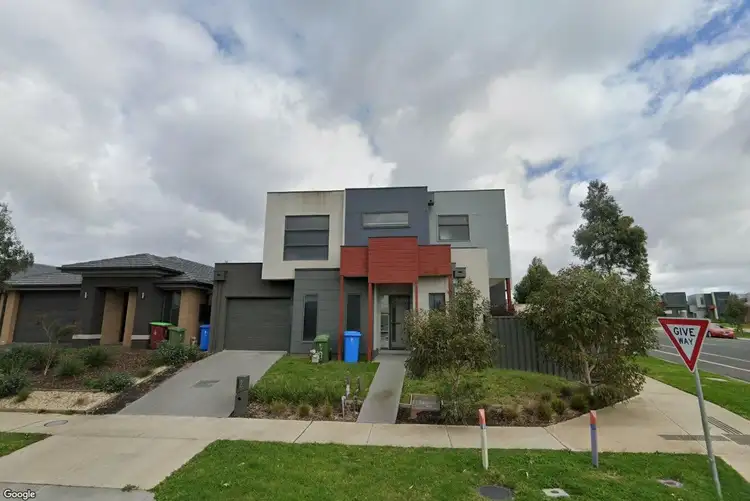 2 Lanthorn Crescent, Cranbourne East VIC 3977