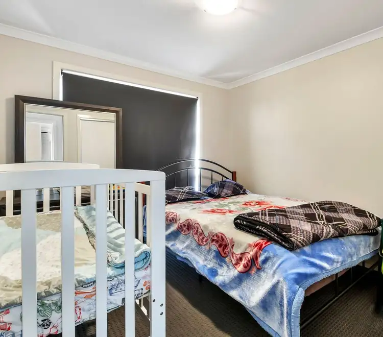 Fifth view of Homely house listing, 2 Lanthorn Crescent, Cranbourne East VIC 3977