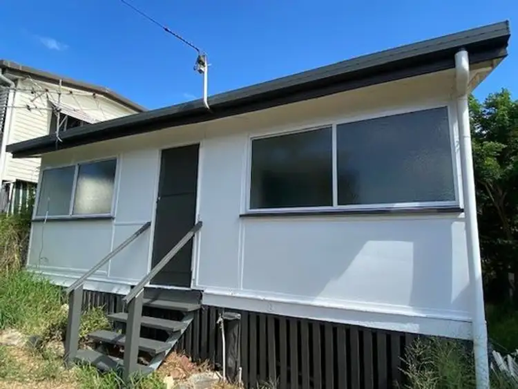 8 Lucas Street, Berserker QLD 4701