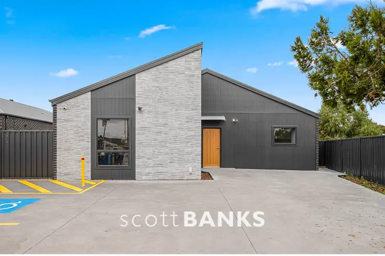 9/13 Raymond Street, Melton South VIC 3338