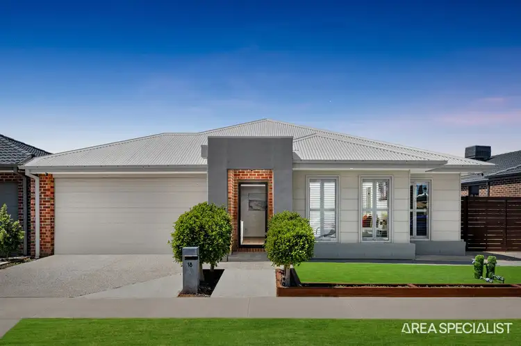 18 Barclay Street, Thornhill Park VIC 3335