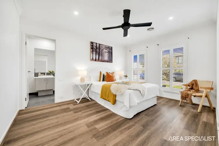 18 Barclay Street, Thornhill Park VIC 3335