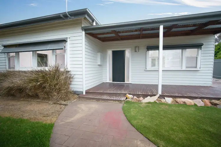 11 Sunnyside Avenue, Horsham VIC 3400