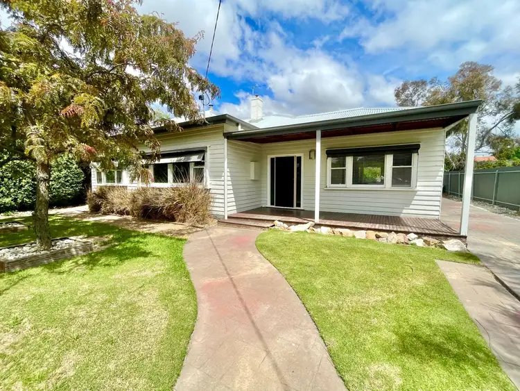 11 Sunnyside Avenue, Horsham VIC 3400