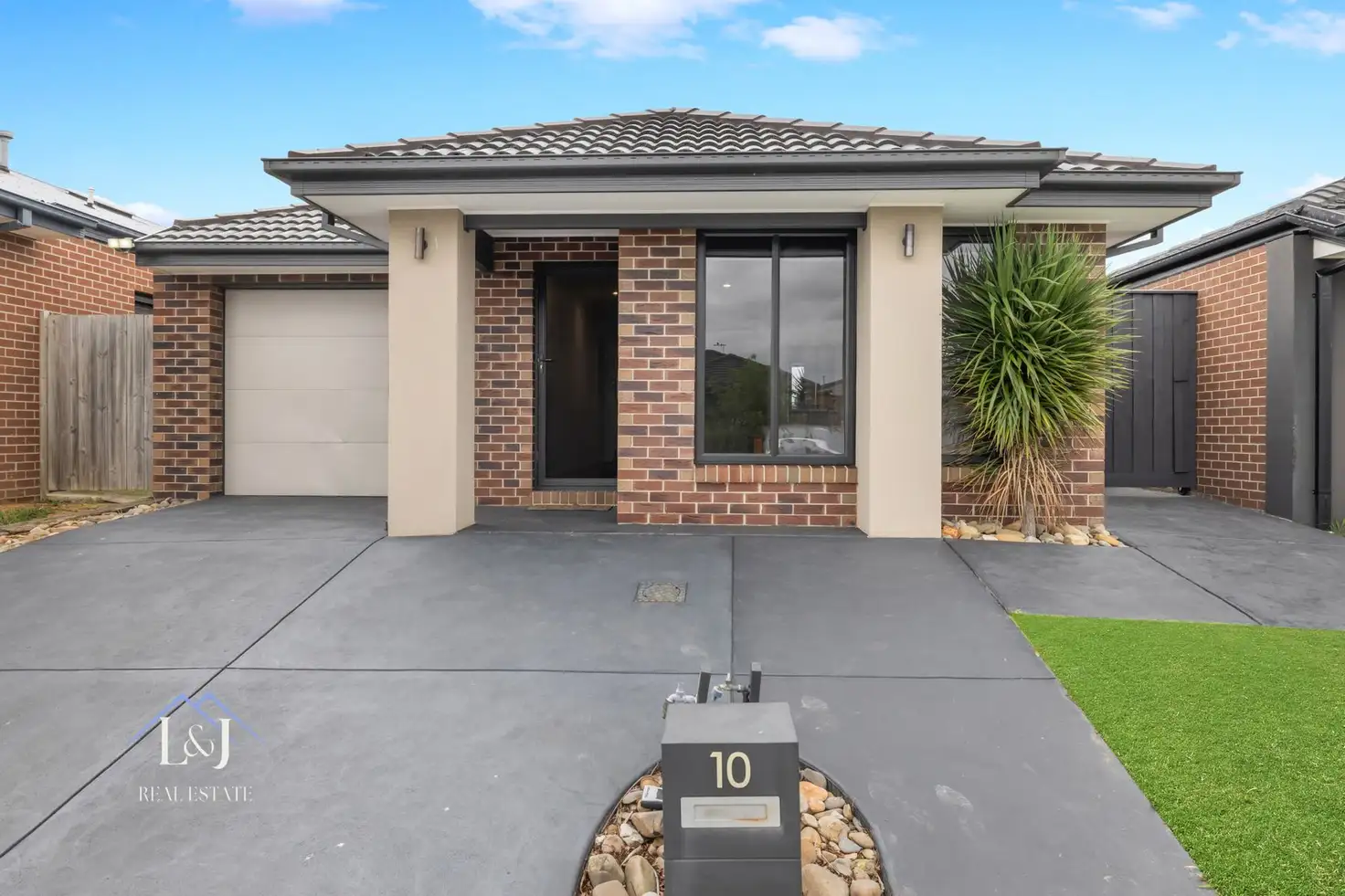 Main view of Homely house listing, 10 LANDRACE WAY, Clyde North VIC 3978