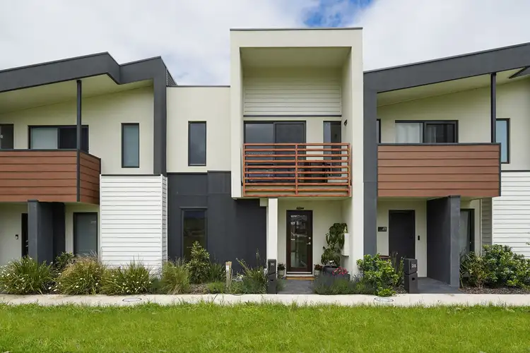 30 Sanctum Walk, Officer VIC 3809