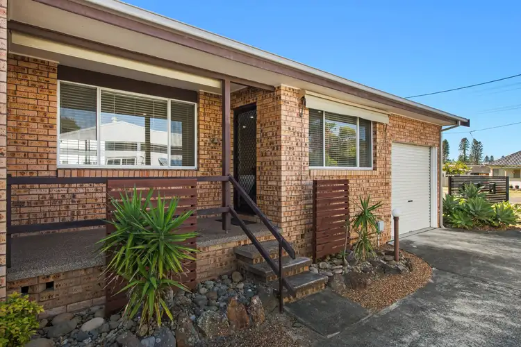 Third view of Homely villa listing, 1/42 Stella Street, Long Jetty NSW 2261