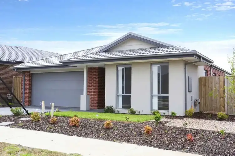 12 Thoroughbred Drive, Clyde North VIC 3978