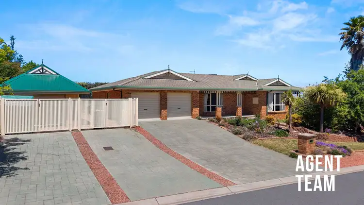 2 Buckmaster Crescent, Dunlop ACT 2615