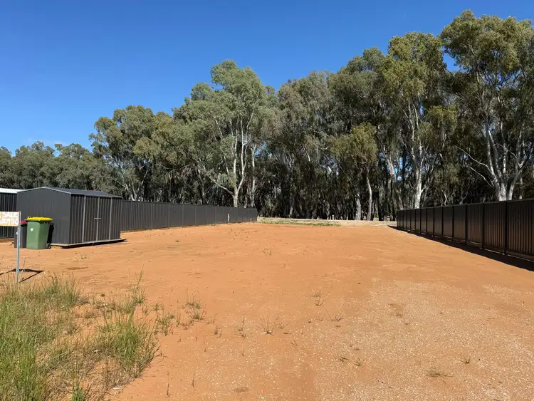 15 Armstrong Drive, Barham NSW 2732