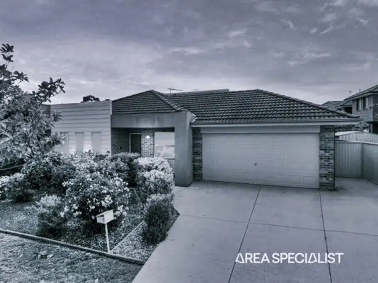 15 Hartland Circuit, Pakenham VIC 3810