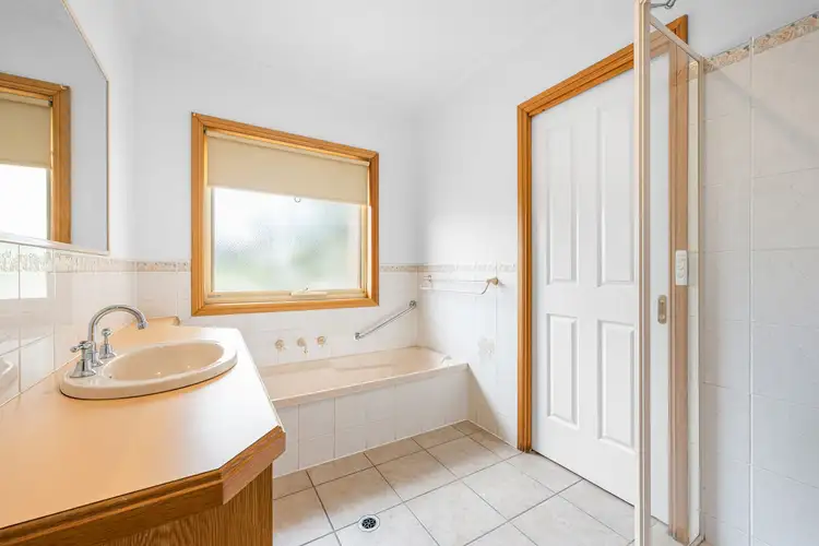 Seventh view of Homely house listing, 1 Tyers Court, Merbein VIC 3505