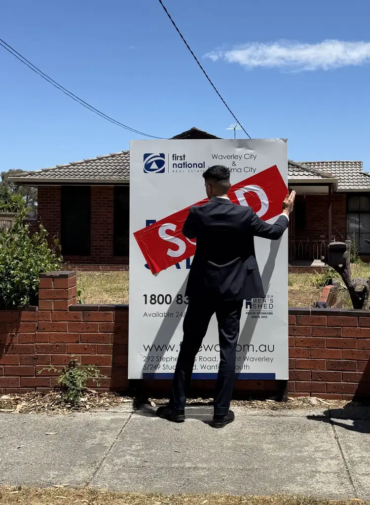 15 Holly Green Drive