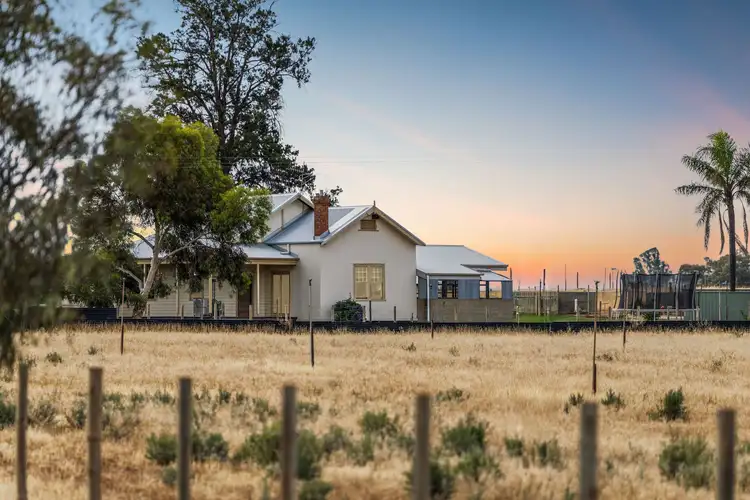 27 Cassia Street, Red Cliffs VIC 3496