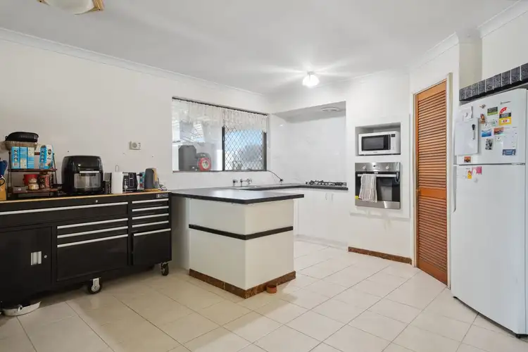 11 Walker Place, Gosnells WA 6110