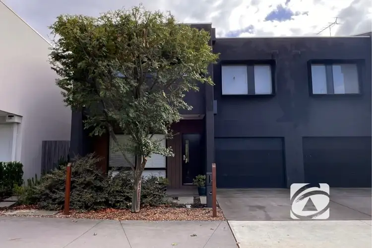 11 Willowdene Way, Berwick VIC 3806