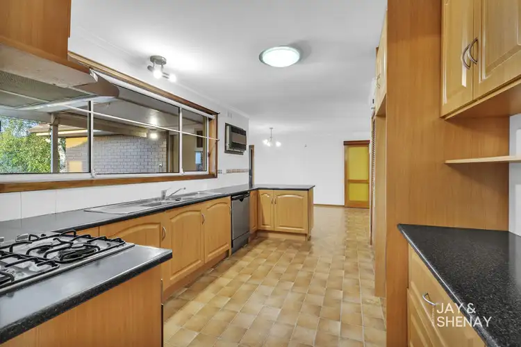 Fifth view of Homely house listing, 32 Zachary Hicks Crescent, Endeavour Hills VIC 3802