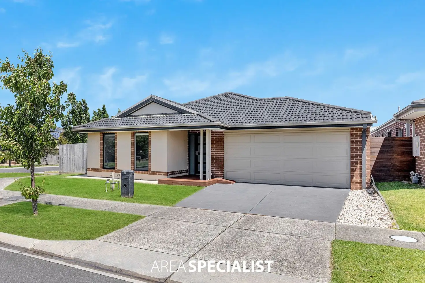 Main view of Homely house listing, 8 Onyx Crescent, Officer VIC 3809