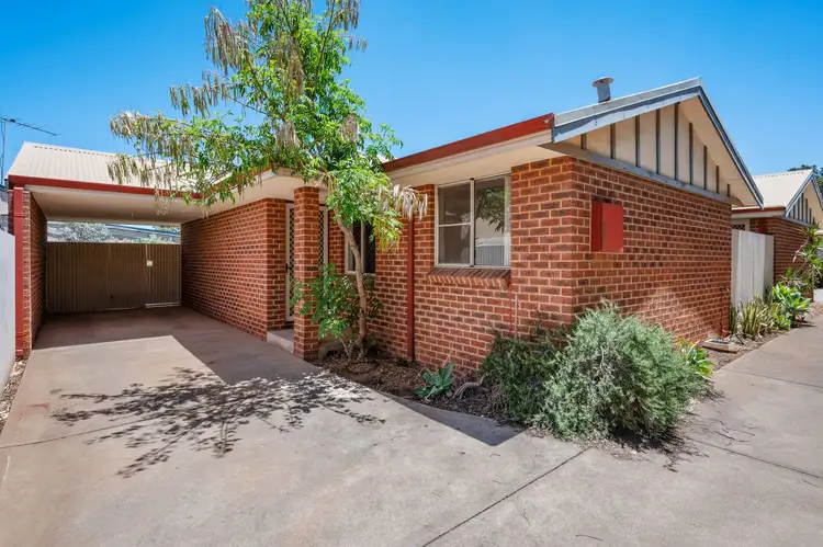 2/11 Moran Street, Boulder WA 6432