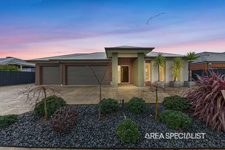 28 Whiteley Way, Pakenham VIC 3810